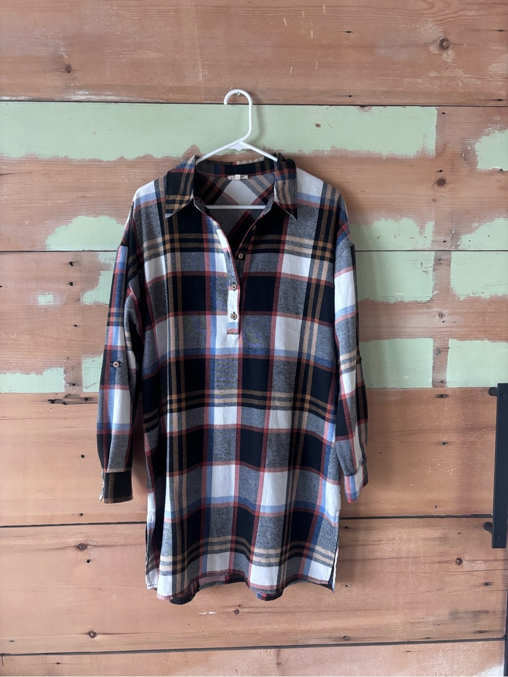 JODIFL Long Sleeve Plaid Tunic Top in Navy, White, Brown